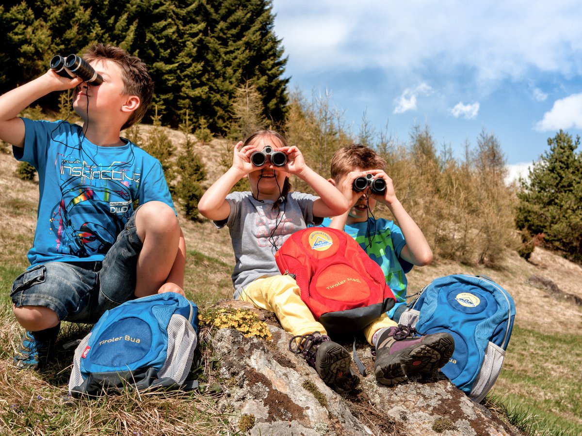 serfaus-fiss-ladis-abenteuerberge-kinder-mit-rucksack-c-andreas-kirschner (1).jpg