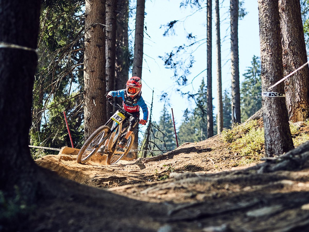 mtb-festival-sfl-downhillrennen-c-christianwaldegger.com.jpg